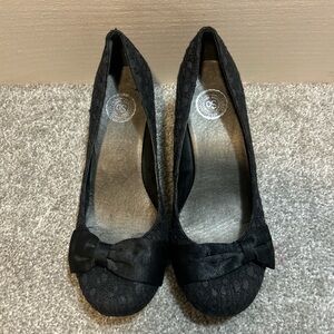 SO women’s Black Lace Bow kitten heels